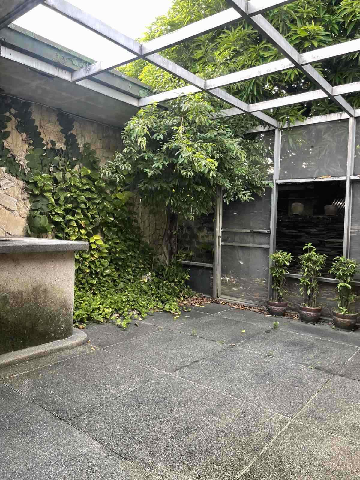 Properties Online Philippines Old Bungalow House for Sale in Magallanes Village Makati