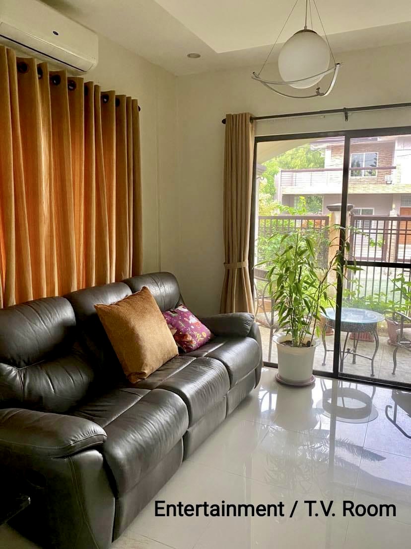 Properties Online Philippines House & Lot For Sale in Royale Tagaytay