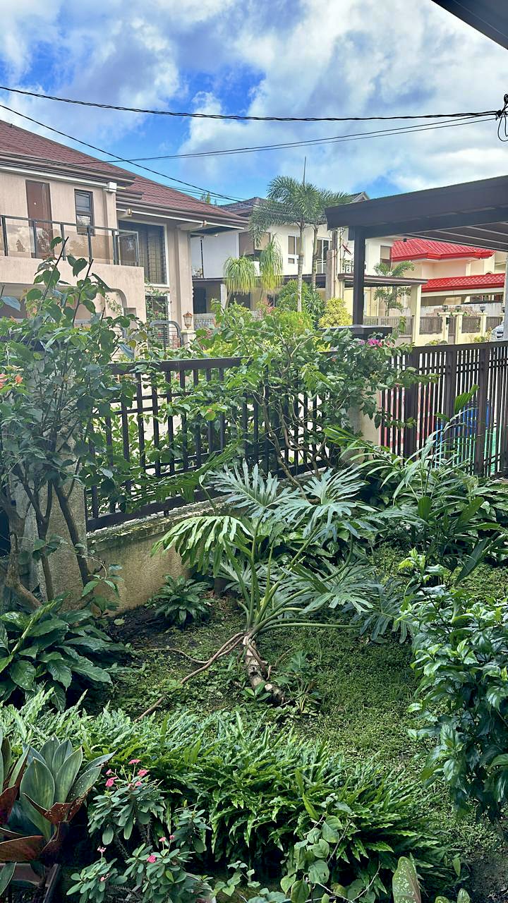 Properties Online Philippines House & Lot For Sale in Royale Tagaytay